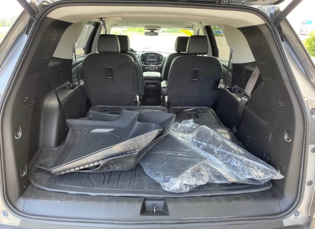 2019 Chevy Traverse 3LT - Image 2