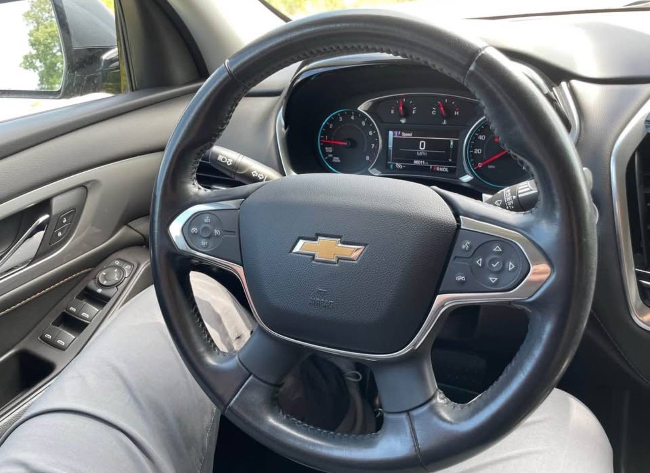 2019 Chevy Traverse 3LT - Image 3