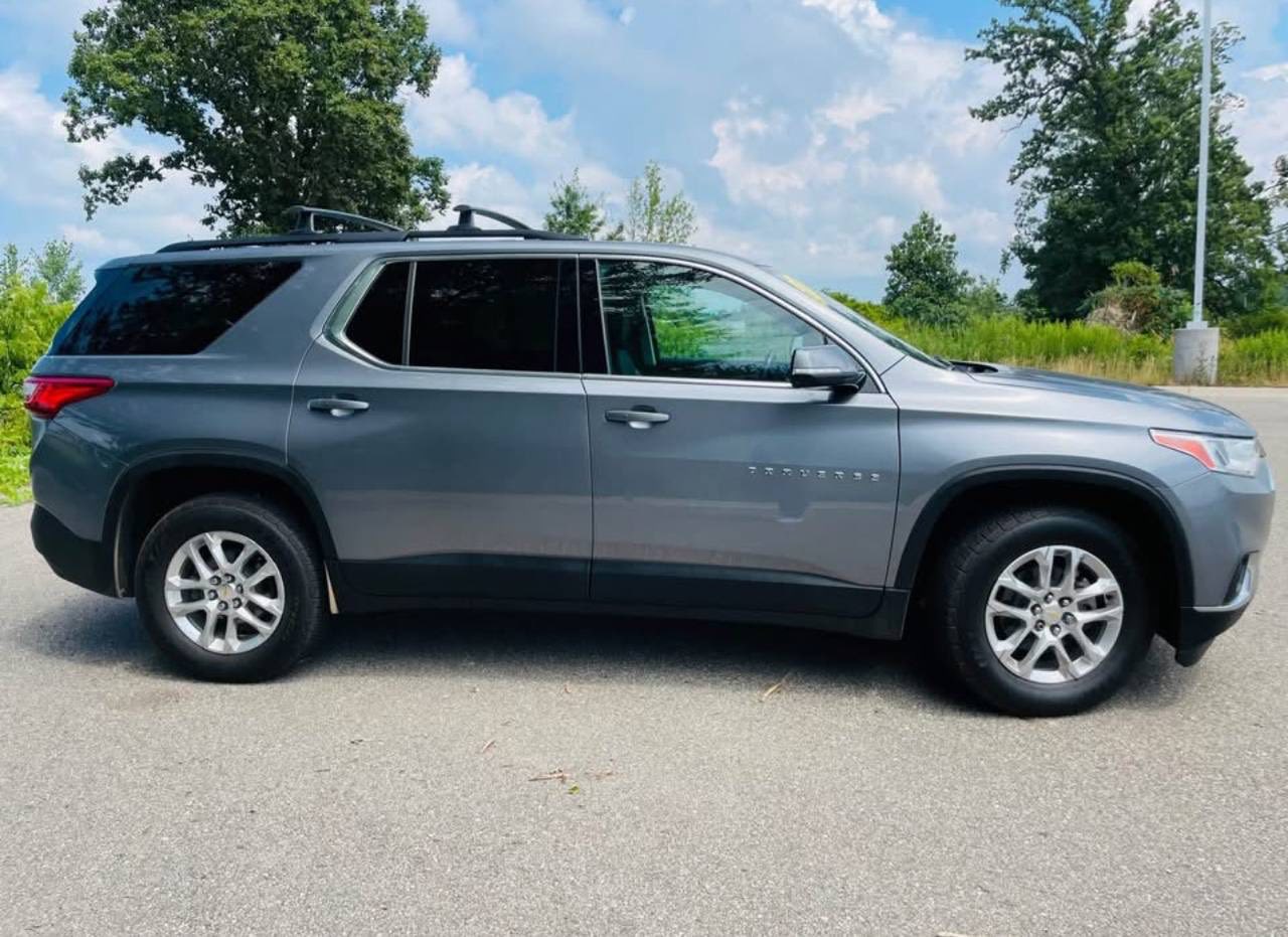 2019 Chevy Traverse 3LT - Image 6