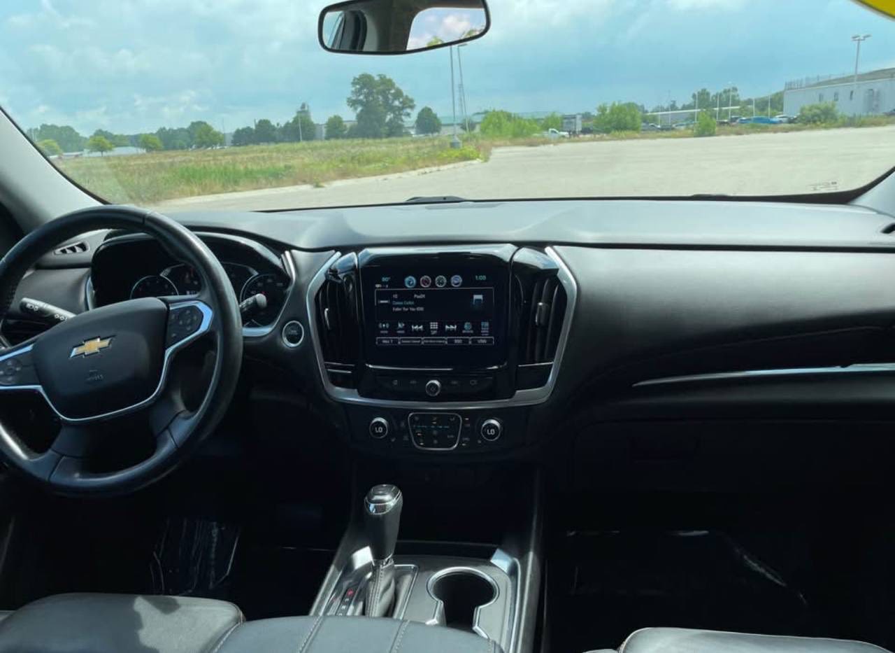 2019 Chevy Traverse 3LT - Image 9